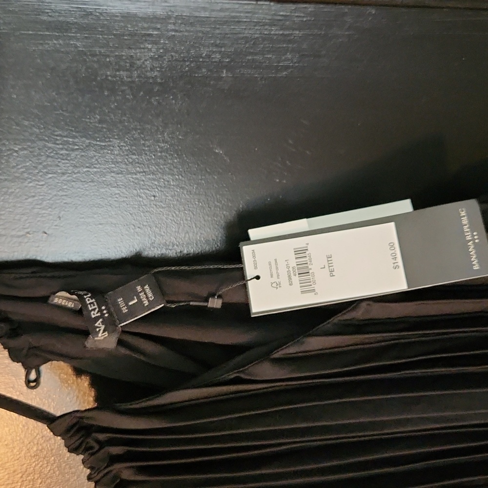 NWT Banana Republic Black Silky Pleated Maxi Dress - Picture 5 of 5